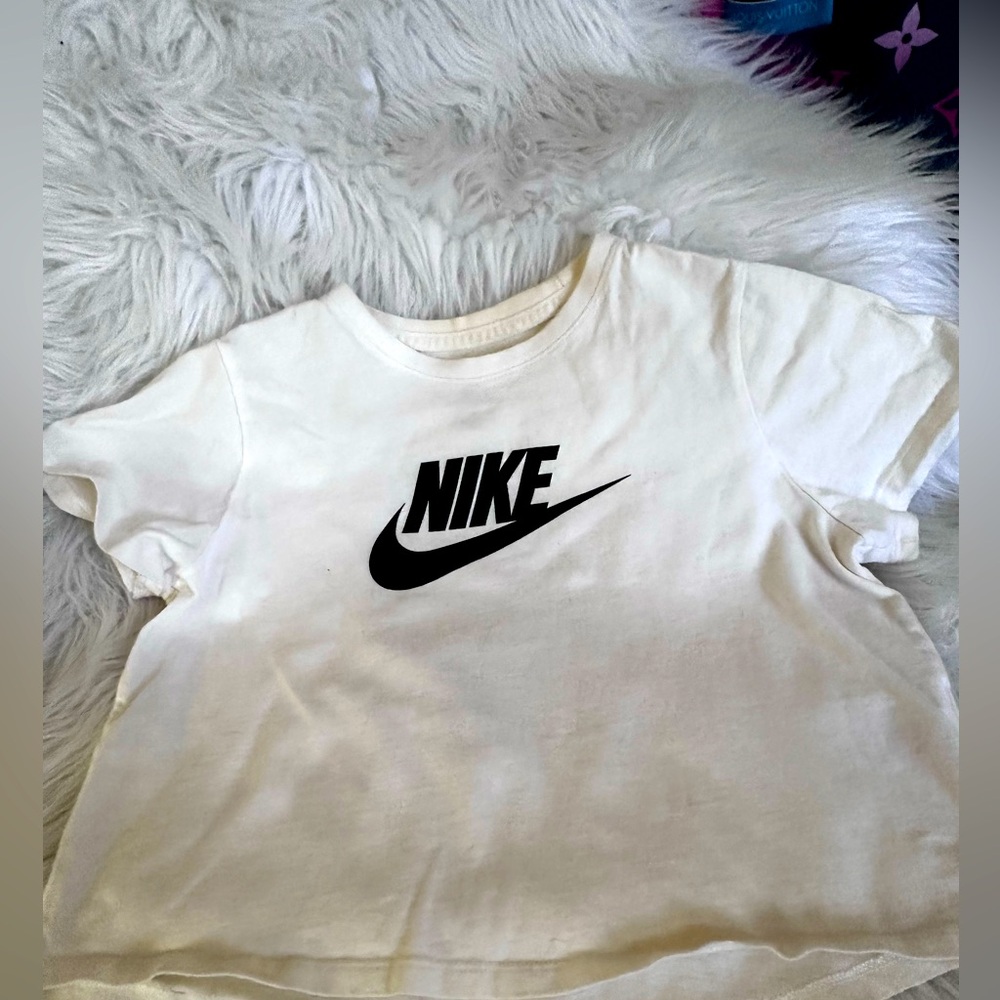 EUC Nike Kid's‎ White Tee with Logo Crop Top Size XL